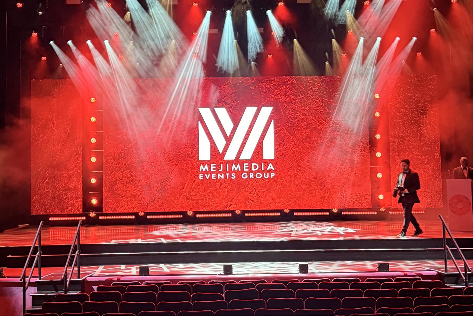 how to organise a corporate awards ceremony